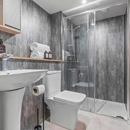 Centre Split Level Loft With Fast Wifi Leeds (West Yorkshire)