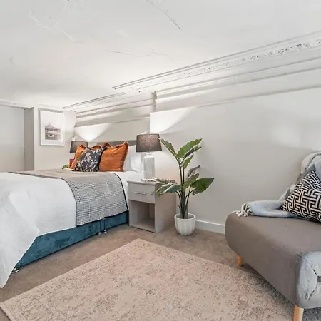 Centre Split Level Loft With Fast Wifi Leeds (West Yorkshire)
