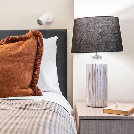 Apartment Centre Split Level Loft With Fast Wifi