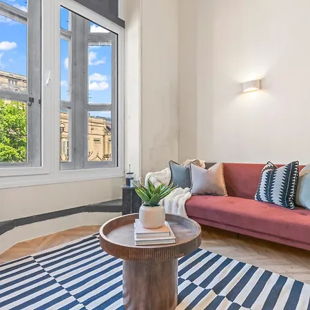 Centre Split Level Loft With Fast Wifi *
